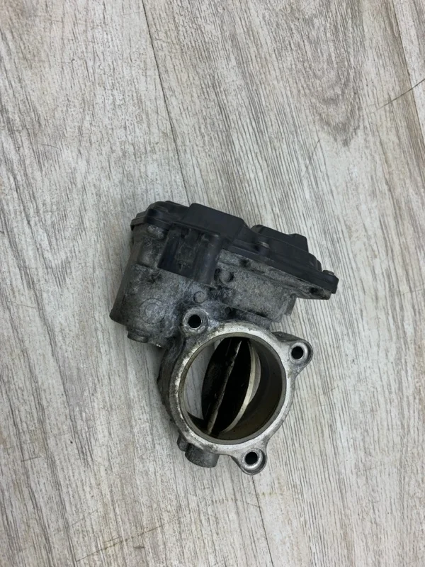 Дроссельная заслонка BMW 3 2014 13547810752 УНИВЕРСАЛ N47 D20 C