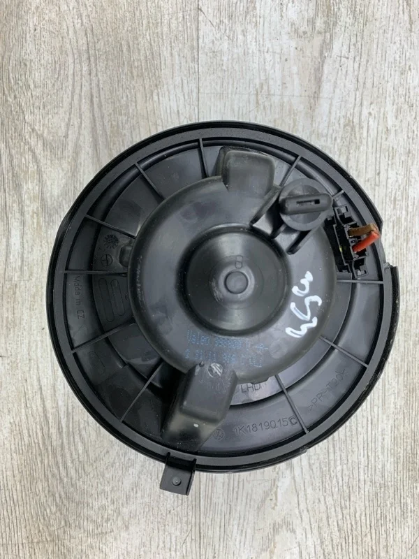 Моторчик печки Volkswagen Caddy 2011 1K1819015C ФУРГОН CAYE