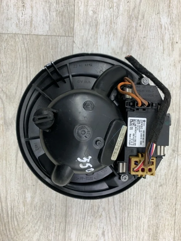Моторчик печки Volkswagen Passat B6 2006 3C1820015M СЕДАН BMR