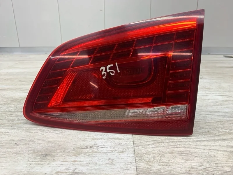 Фонарь крышки багажника VOLKSWAGEN PASSAT B7 2012 3AF945308E УНИВЕРСАЛ CFGB, задний правый