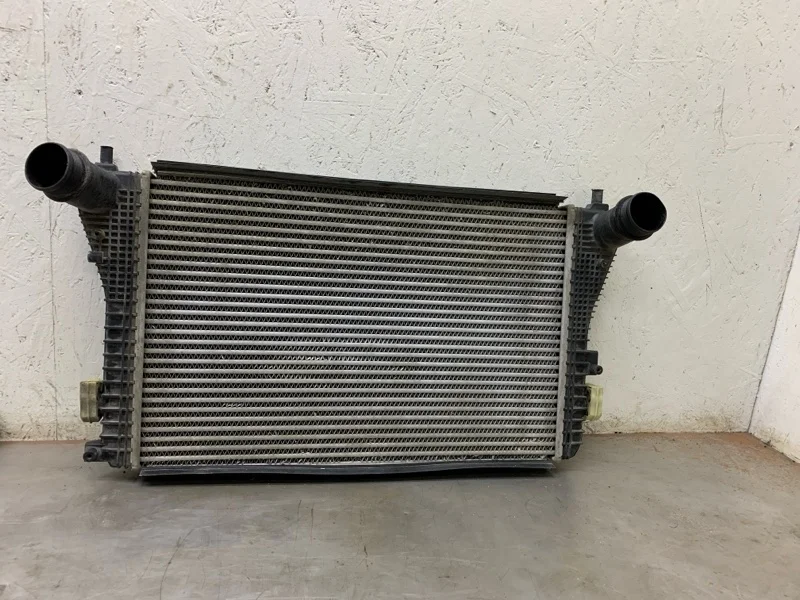 Радиатор интеркулера Volkswagen Caddy 2011 1K0145803BM ФУРГОН CAYE