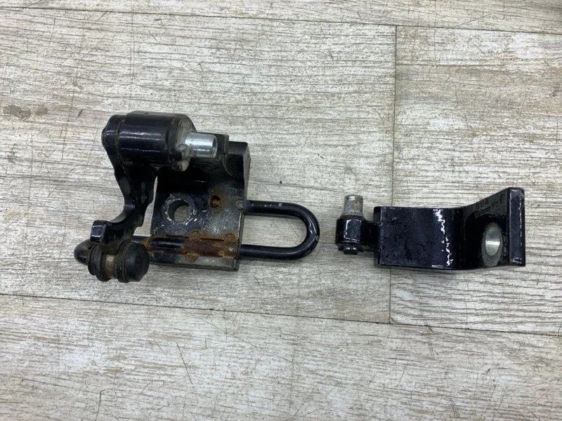 Петля двери VOLKSWAGEN TRANSPORTER 2015 7E0831411B ФУРГОН CXFA, передняя левая