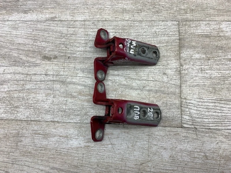 Петля двери MITSUBISHI ASX 2011 5702A005 ВНЕДОРОЖНИК 4N13, передняя левая