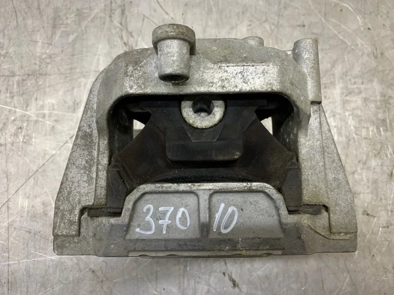 Подушка двигателя Volkswagen Golf 2008 1K0199262AS УНИВЕРСАЛ BLS, правая