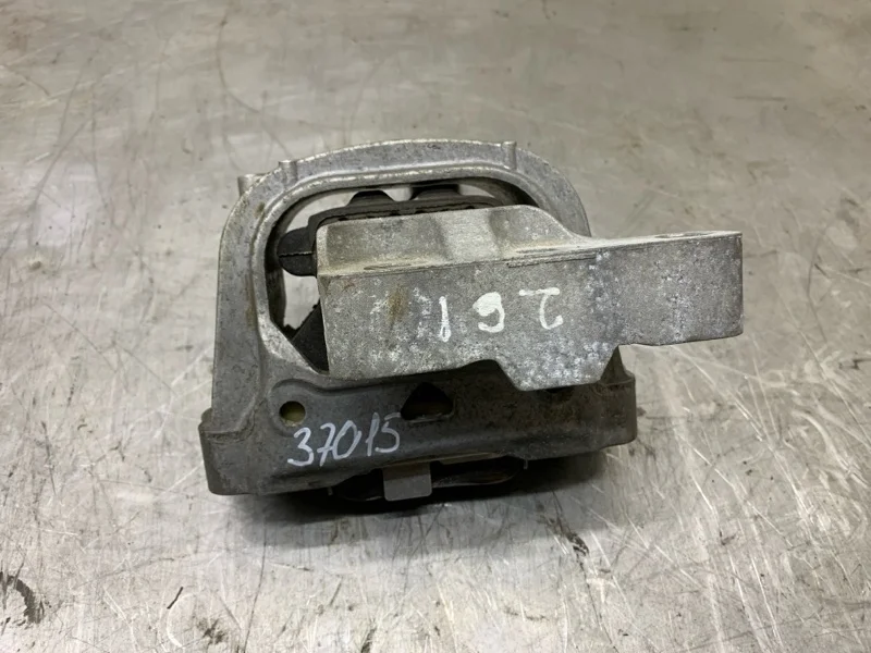 Подушка двигателя VOLKSWAGEN GOLF 2014 5Q0199262BD ХЭТЧБЕК CJZB