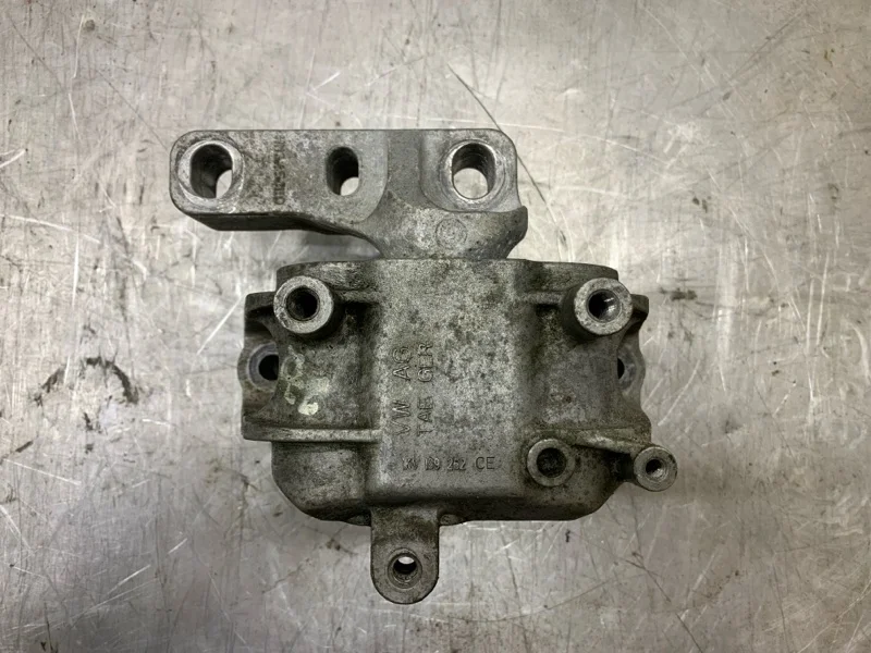 Подушка двигателя Volkswagen Passat Cc 2010 1K0199262CE СЕДАН CBBB, правая