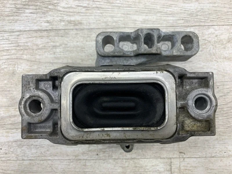 Подушка двигателя Skoda Octavia 2008 1K0199262AS СЕДАН BLS, правая