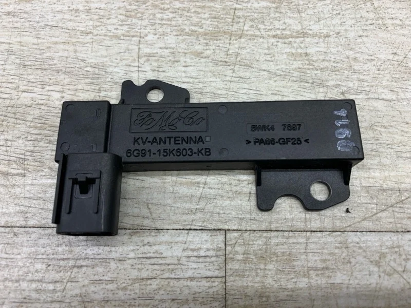 Антенна Volvo Xc60 2014 30710064 ВНЕДОРОЖНИК D 5244 T17