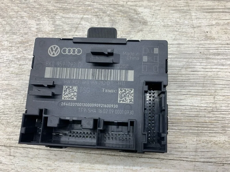 Блок комфорта AUDI A4 2009 8K0959794 УНИВЕРСАЛ CAGA, передний правый