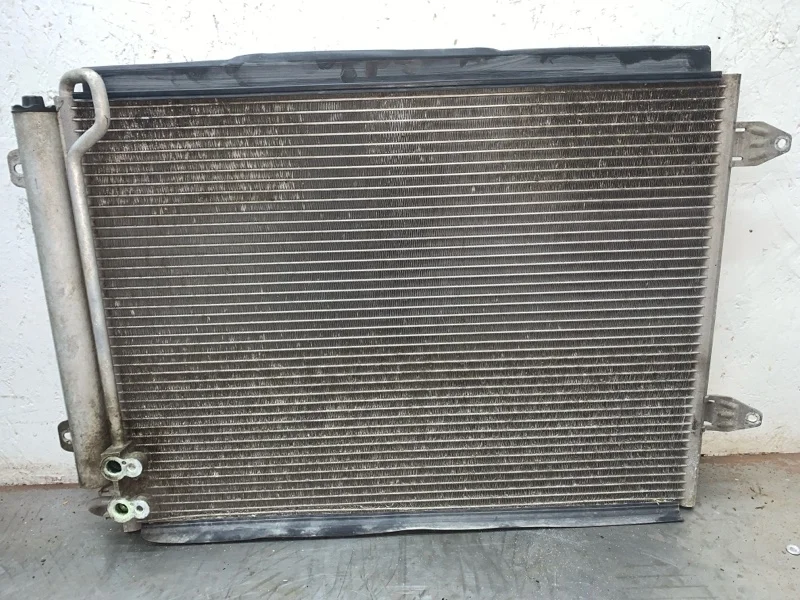 Радиатор кондиционера Volkswagen Passat 2009 3C0820411C УНИВЕРСАЛ CBAB