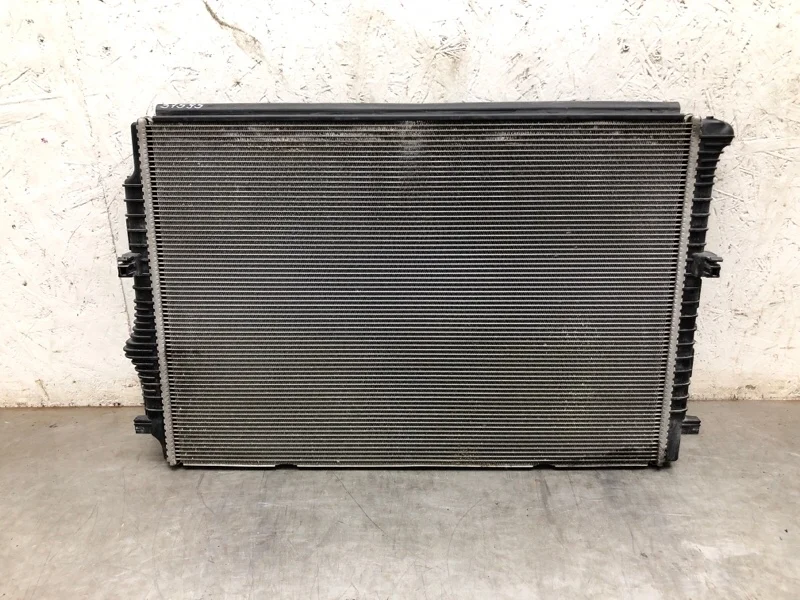 Радиатор охлаждения Skoda Octavia 2015 5Q0121251EN УНИВЕРСАЛ CUNA