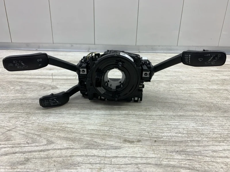 Подрулевой переключатель стрекоза SKODA OCTAVIA 2015 5Q0953513AG УНИВЕРСАЛ CUNA