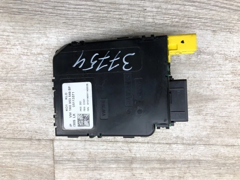 Блок подрулевых переключателей Skoda Octavia 2008 1K0953549BF СЕДАН BLS