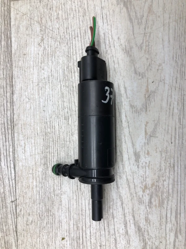 Насос омывателя Skoda Octavia 2010 3B7955681 УНИВЕРСАЛ CBZB