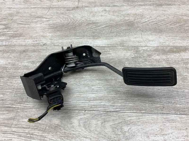 Педаль газа TOYOTA AVENSIS 2007 7801013011 УНИВЕРСАЛ 3ZZ-FE