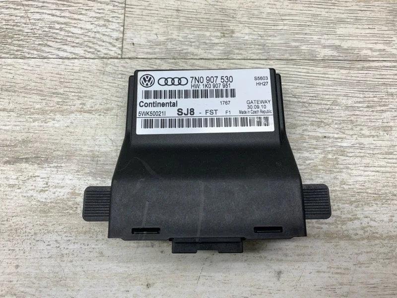 Блок комфорта Skoda Octavia 2010 7N0907530 УНИВЕРСАЛ CBZB