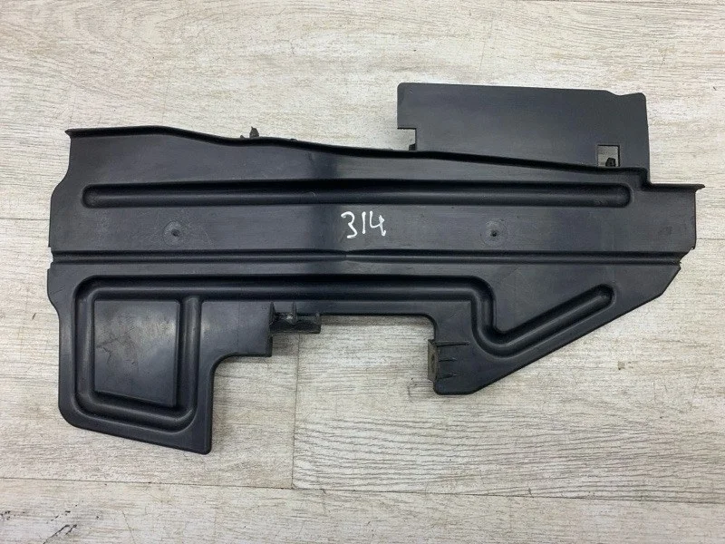 Дефлектор радиатора Toyota Avensis 2007 5329405030 УНИВЕРСАЛ 3ZZ-FE, левый