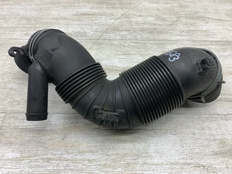 Патрубок воздушного фильтра VOLKSWAGEN PASSAT B6 2006 3C0129654P СЕДАН BMR