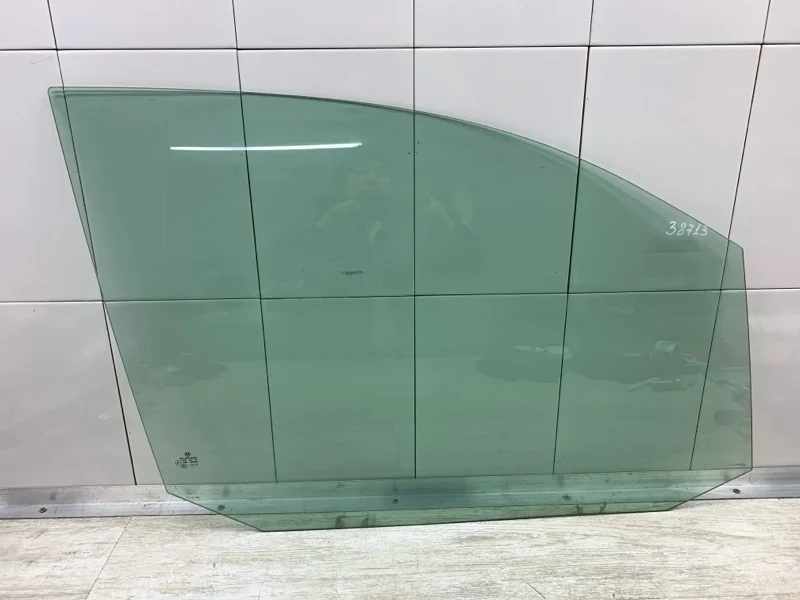 Стекло двери VOLKSWAGEN CADDY 2011 2K0845202C ФУРГОН CAYE, переднее правое