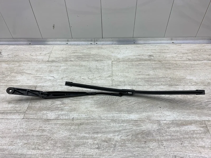 Щеткодержатели (поводок стеклоочистителя) VOLKSWAGEN PASSAT B7 2012 3C1955409C УНИВЕРСАЛ CFGB, передние левые