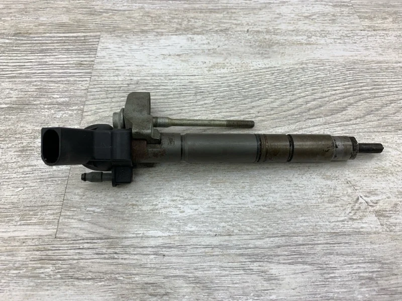 Форсунка топливная Audi A6 2012 059130277CD УНИВЕРСАЛ CLAA