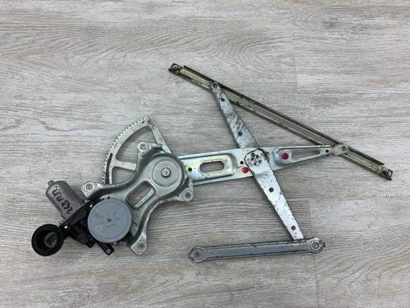 Моторчик стеклоподъемника TOYOTA URBAN CRUISER 2011 6980152070 ХЭТЧБЕК 1ND-TV, передний правый