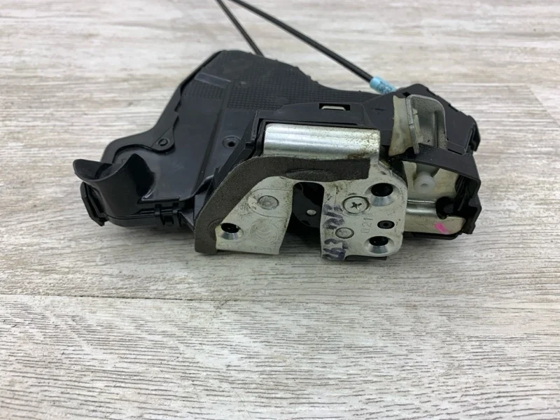 Замок двери Toyota Urban Cruiser 2011 6903012490 ХЭТЧБЕК 1ND-TV, передний правый