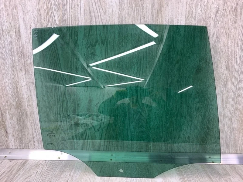 Стекло двери VOLKSWAGEN GOLF 2010 5K6845026D ХЭТЧБЕК CBZB, заднее правое