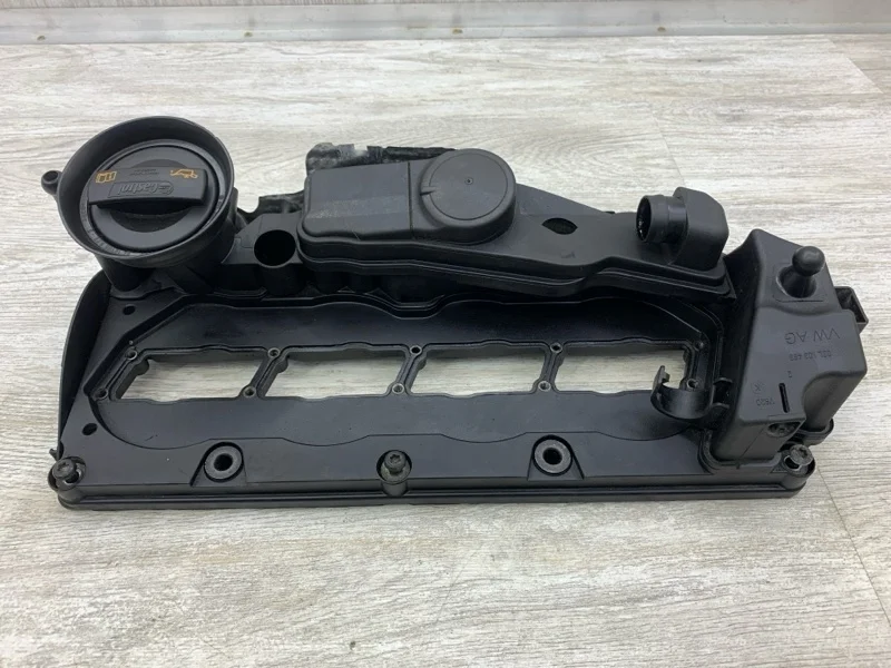 Клапанная крышка SKODA OCTAVIA 2009 03L103469K УНИВЕРСАЛ CEGA