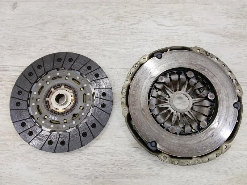 Корзина сцепления Skoda Octavia 2010 03L141016C УНИВЕРСАЛ BMM