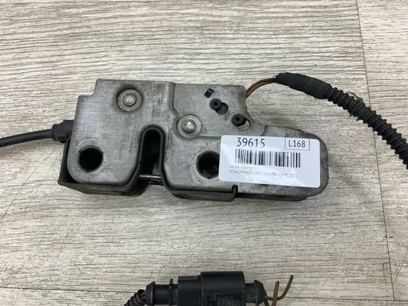 Замок капота VOLKSWAGEN GOLF 2011 5K1823509 ХЭТЧБЕК CAYC