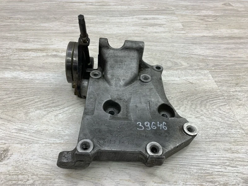 Кронштейн генератора NISSAN PRIMERA 2004 11910BM700 УНИВЕРСАЛ QG16DE