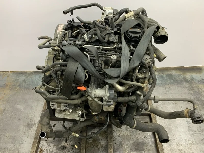 Двигатель в сборе VOLKSWAGEN PASSAT B7 2013 03L100090P УНИВЕРСАЛ CAYC