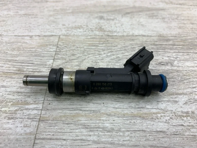 Форсунка топливная Toyota Auris 2009 2320949205 ХЭТЧБЕК 1NR-FE