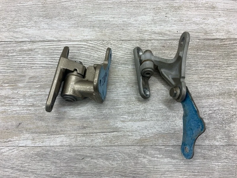 Петля двери MERCEDES-BENZ B-CLASS 2007 A1697200137 МИНИВЭН 640.941, передняя левая