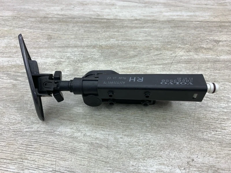 Форсунка омывателя фар Volvo V70 2009 30663580 УНИВЕРСАЛ D4204T, правая