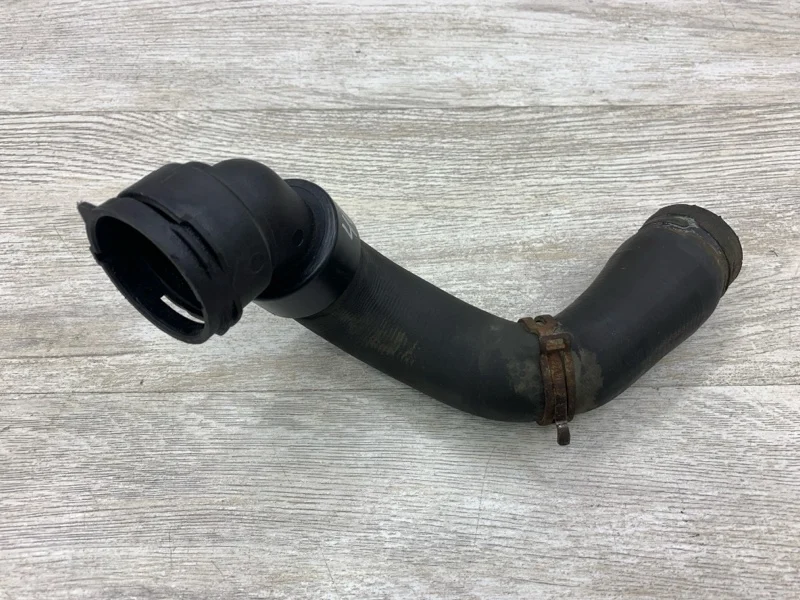 Патрубок системы охлаждения Opel Astra J 2012 13338423 ХЭТЧБЕК A16LET