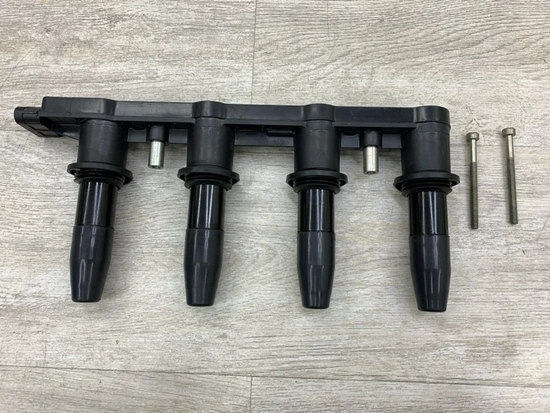 Катушка зажигания Opel Astra J 2012 55561655 ХЭТЧБЕК A16LET