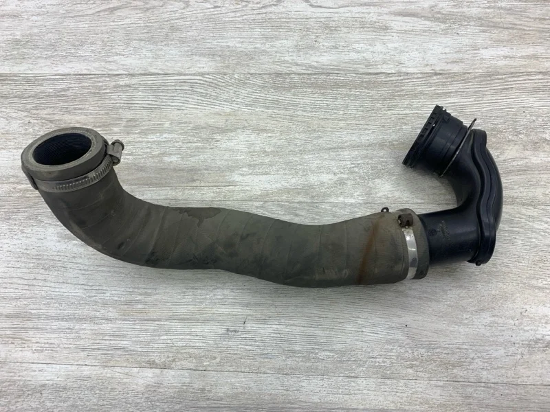 Патрубок интеркулера Opel Astra J 2012 13344028 ХЭТЧБЕК A16LET