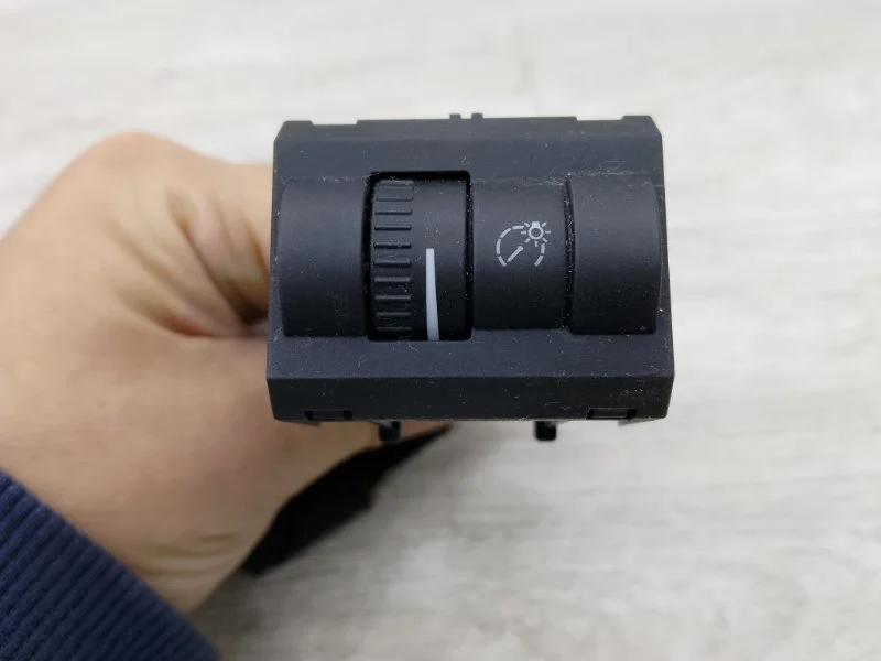 Кнопка освещения панели приборов SKODA OCTAVIA 2012 1Z0941333A УНИВЕРСАЛ CAYC