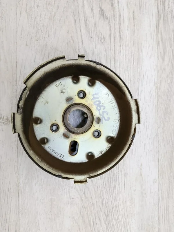 Шкив распредвала AUDI A5 2011 038109111E СЕДАН CAGA