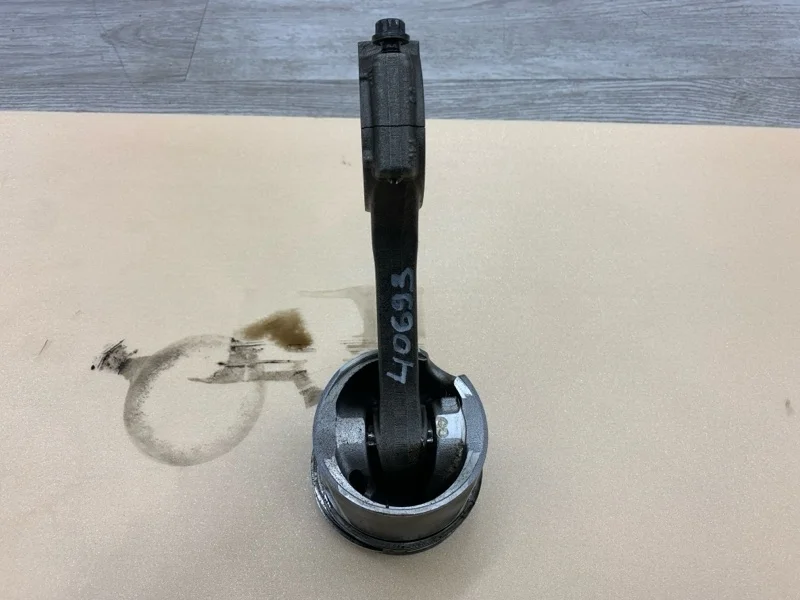 Шатун AUDI A5 2011 038198401F СЕДАН CAGA