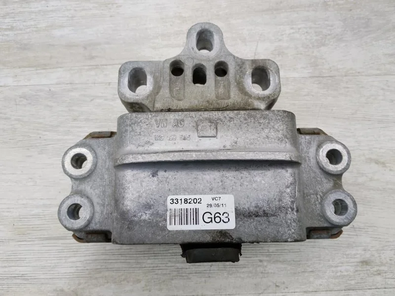 Подушка крепления МКПП VOLKSWAGEN PASSAT B7 2011 3C0199555AA УНИВЕРСАЛ CFFB, левая