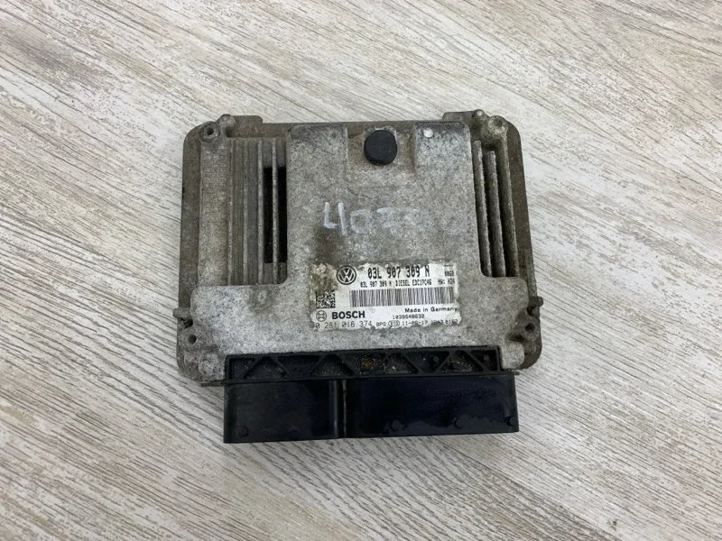 Блок управления двигателем VOLKSWAGEN PASSAT B7 2011 03L906018BF УНИВЕРСАЛ CFFB