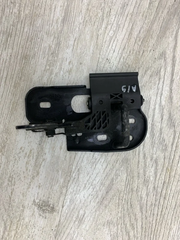 Замок капота VOLKSWAGEN PASSAT B6 2009 3C0823480 СЕДАН CBDC CBD433519