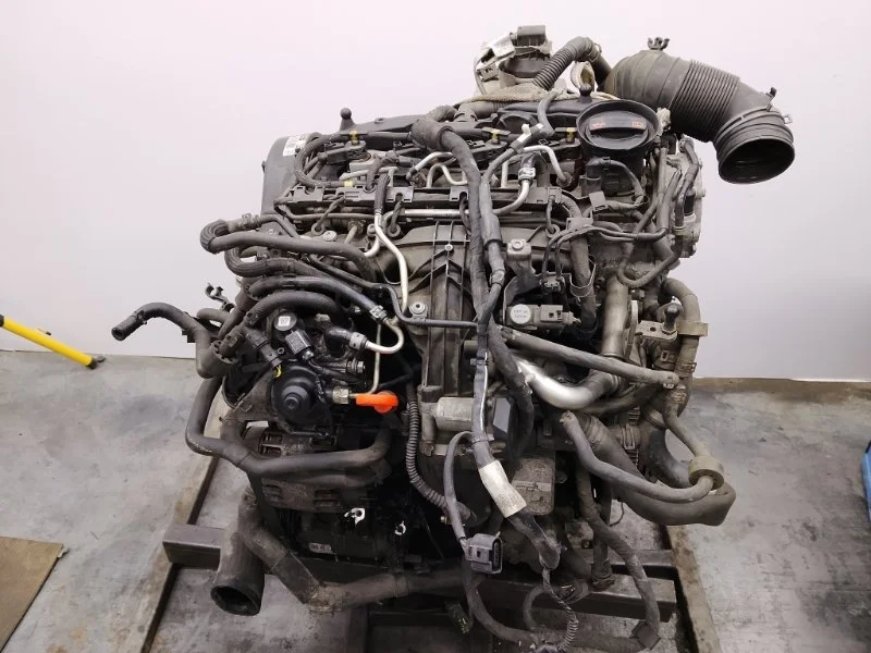 Двигатель VOLKSWAGEN PASSAT B7 2011 03L100090J УНИВЕРСАЛ CFFB