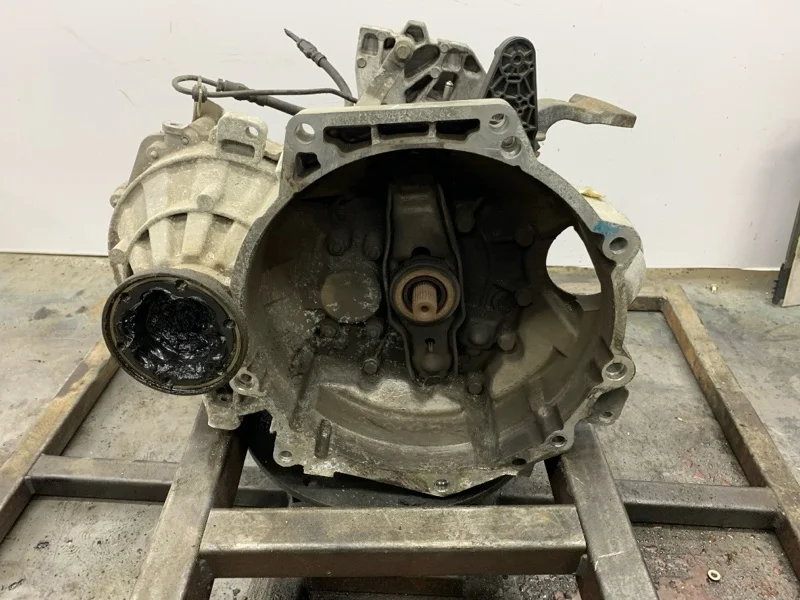 МКПП VOLKSWAGEN PASSAT B6 2010 0A4300045Q СЕДАН CBDC CBD370731