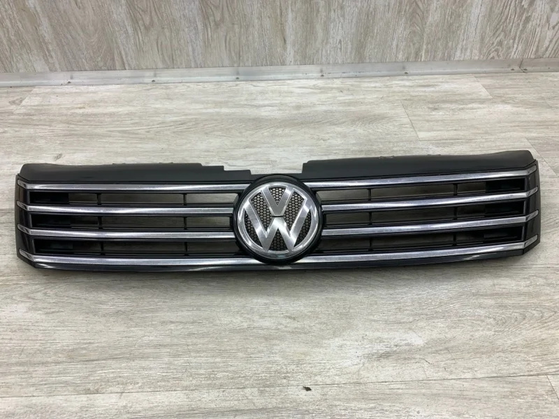 Решетка радиатора VOLKSWAGEN PASSAT B7 2013 3AA853651 УНИВЕРСАЛ CAYC