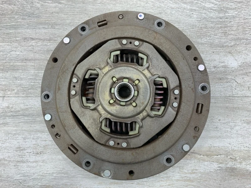 Комплект сцепления TOYOTA PRIUS 2009 3127047040 ХЭТЧБЕК 2ZR-FXE