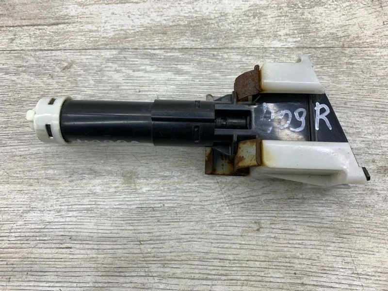 Форсунка омывателя фар MAZDA 3 2011 BHB65182X ХЭТЧБЕК Y65, правая